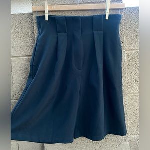 Nasty Gal Fluid City Short Black size 4 US